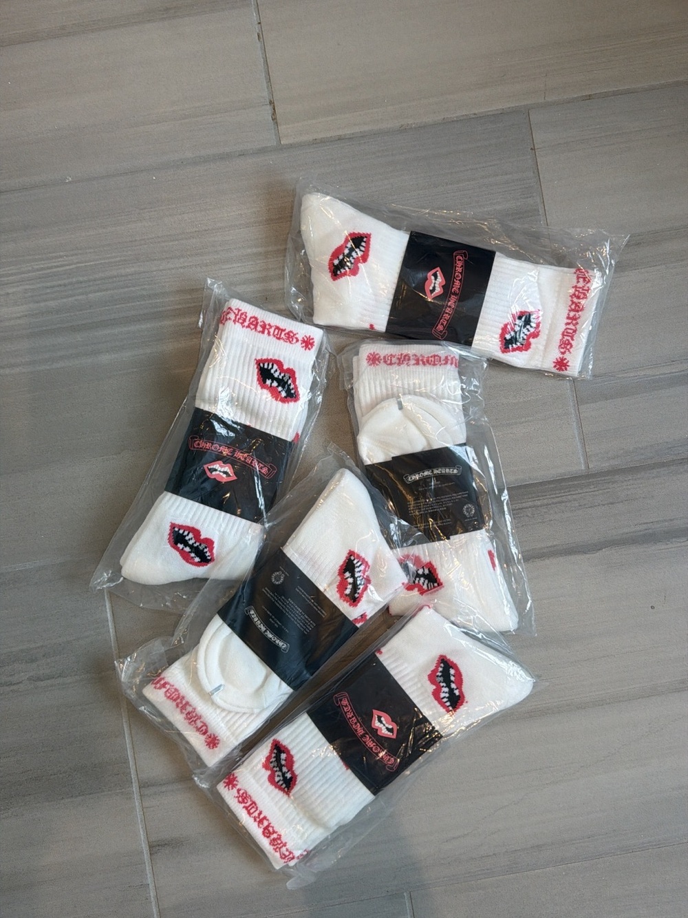 White Lip Logo Crew socks- unbranded